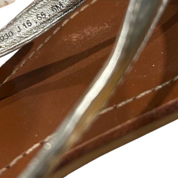 Tory Burch Silver Metallic Terra Thong Sandals - Picture 13 of 14